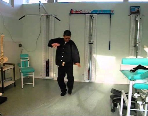 ĐỒNG TỬ QUAN TÚC (Trẻ Con Soi Chân)