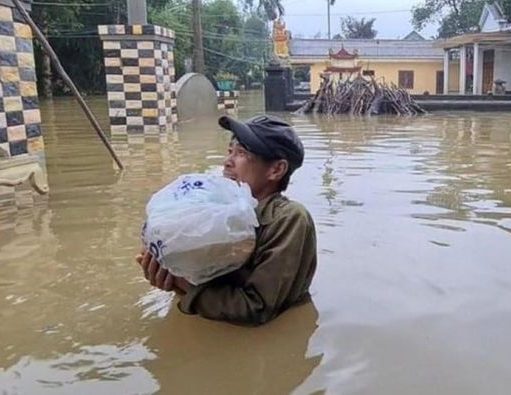 KINH NGHIỆM BẢO TỒN THÂN NHIỆT KHI BỊ „ DẦM NƯỚC LŨ“